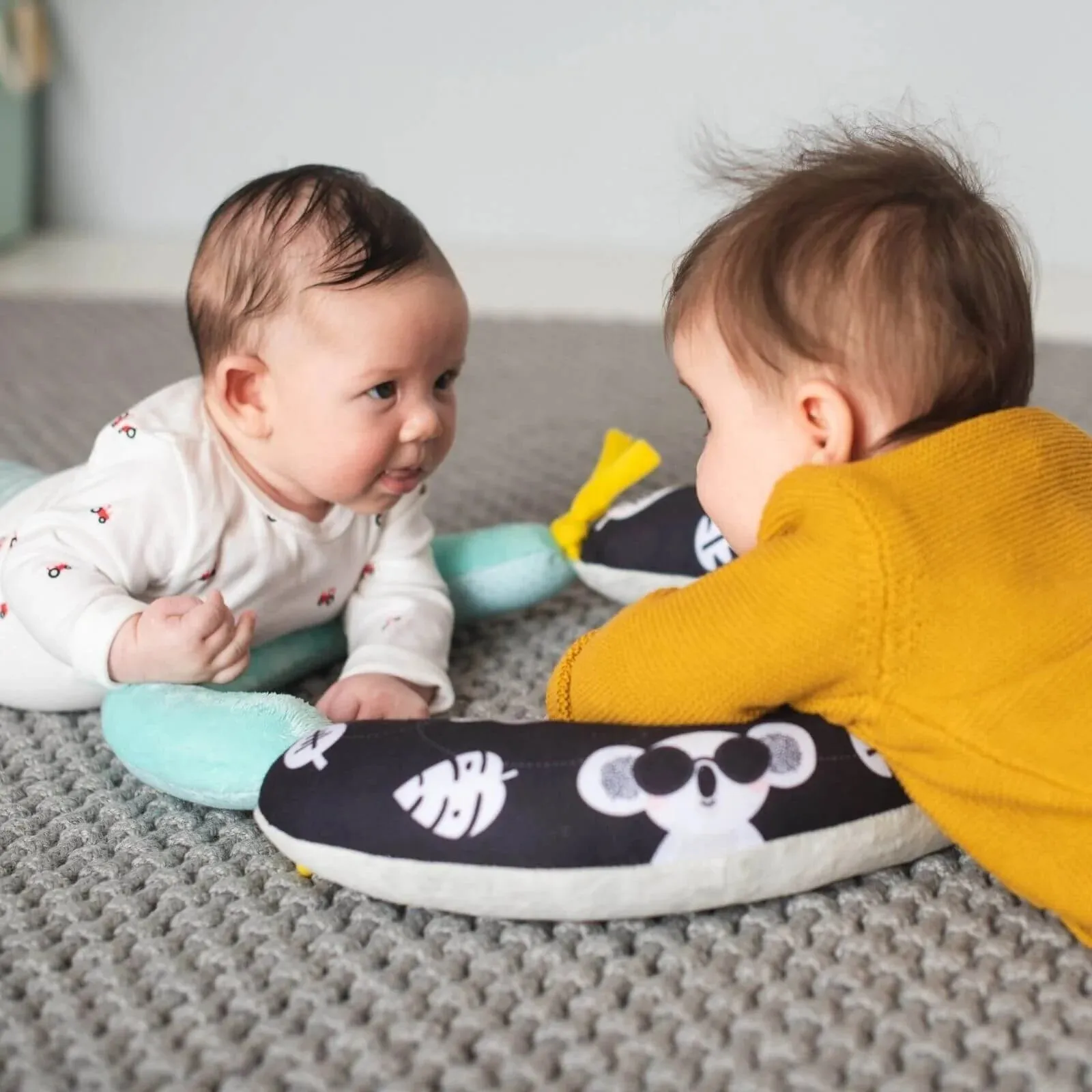 2-in-1 Tummy Time Pillow