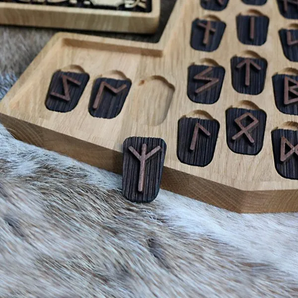 Rune Set (Mjölnir) - Oak